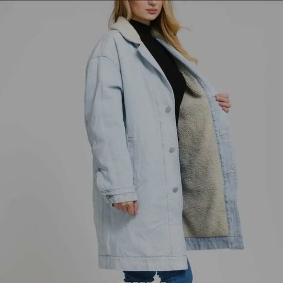 Levi's Jackets & Blazers - NWT Levi's Reversible Light Wash Denim Sherpa Long Line Heavy Coat Size S